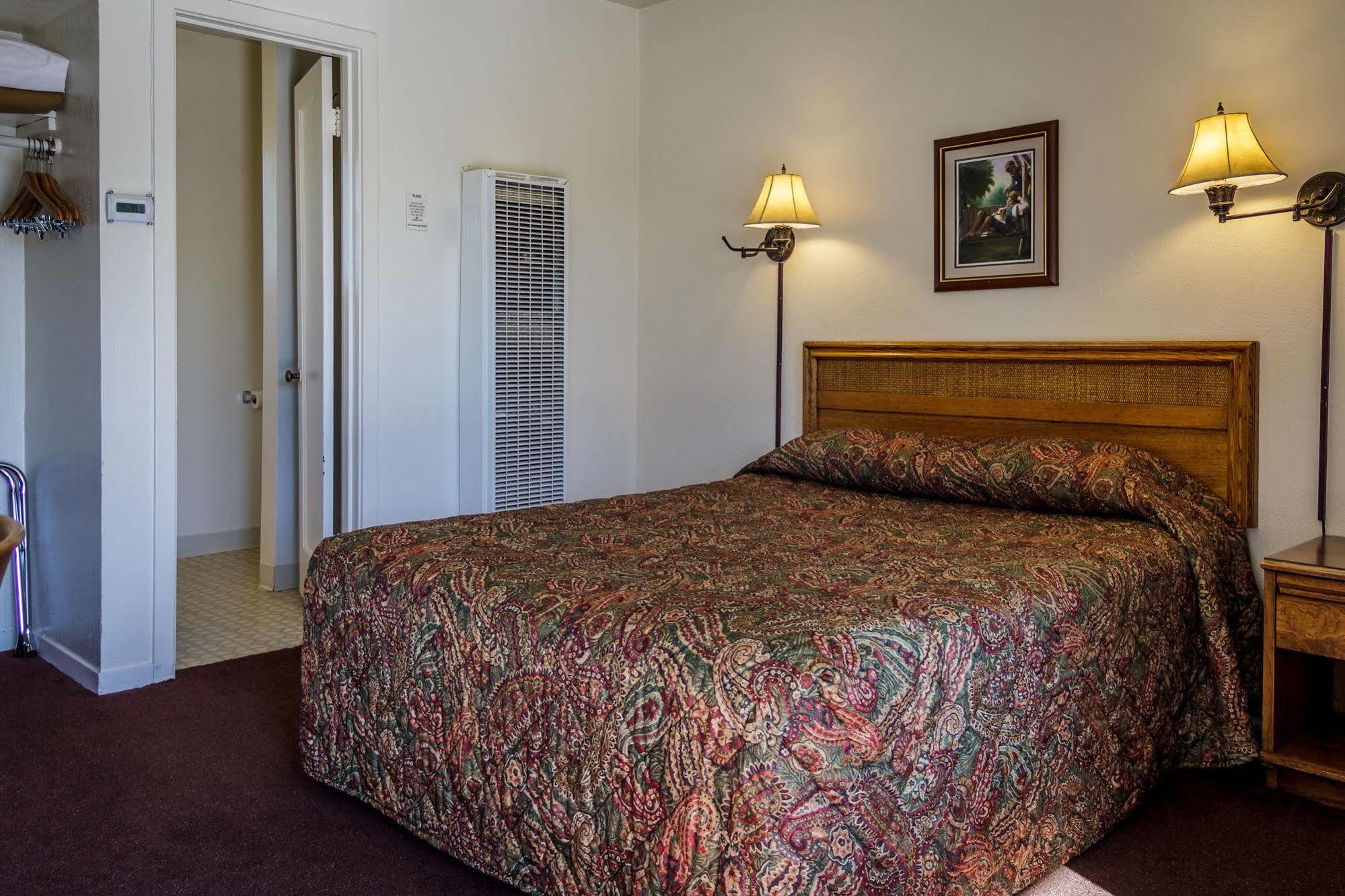 Charm & Motel Burney
